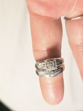 Sterling Silver 1/5cttw Genuine Diamonds